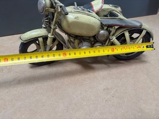 Maqueta Moto con Sidecar Chapa