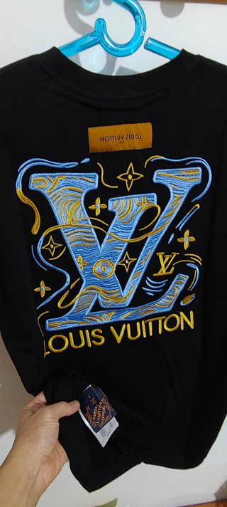 CAMISETA  Louis Vuitton Negra  TE LO ENVIO A CASA