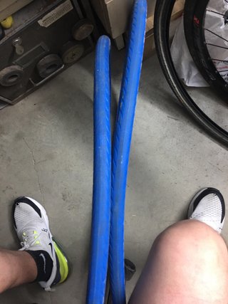 Pareja Neumáticos Bici 700x25c Macizos Azul