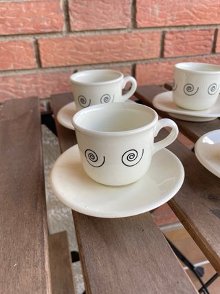 Juego de 6 tazas de café con platillos