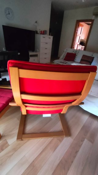 Sillón POÄNG y reposapiés Ikea Rojo