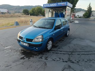 RENAULT CLIO 2003