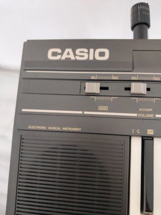 Piano Casio con soporte