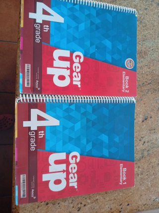 Libros de inglés de 4 de primaria, book 1 y book 2