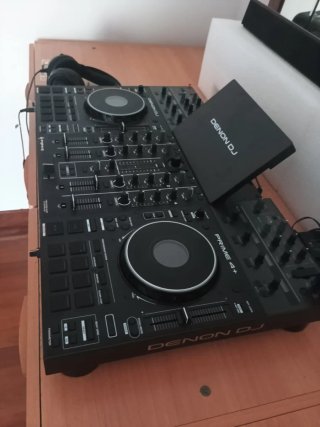 Denon Prime 4+ en caja