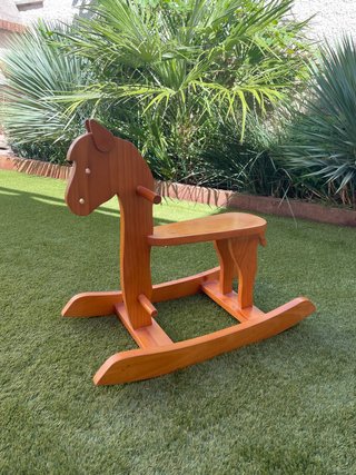 Caballo balancín infantil de madera
