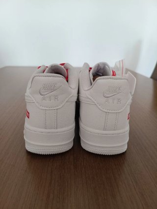 Nike Air Force 1 x Supreme Blancas Rojas