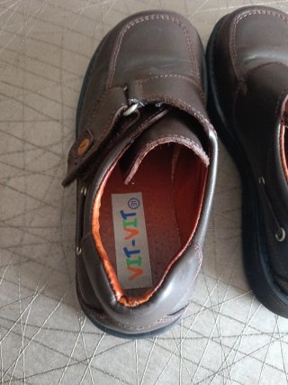 Zapatos niño marrones velcro
