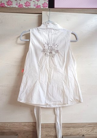 Blusa bordada con abalorios