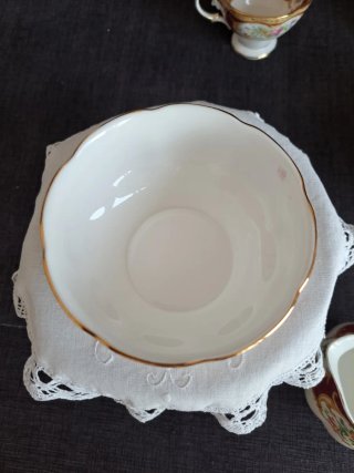 Azucarero y Lechera Royal Albert "Ledy Hamilton"
