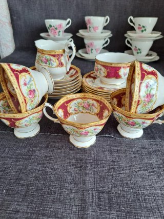 Azucarero y Lechera Royal Albert "Ledy Hamilton"