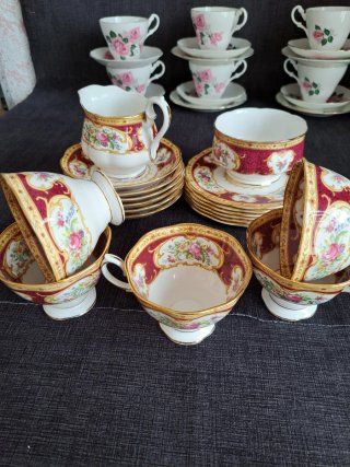 Azucarero y Lechera Royal Albert "Ledy Hamilton"