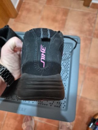 Zapatillas Nike Negras y Rosas