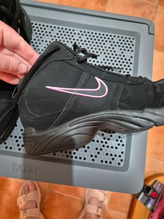 Zapatillas Nike Negras y Rosas