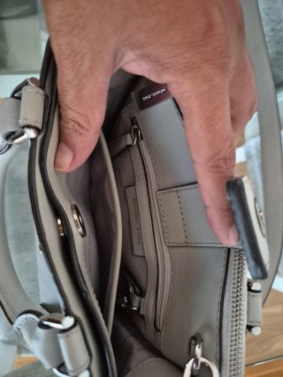 Bolso Michael Kors Gris y Blanco