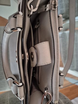 Bolso Michael Kors Gris y Blanco