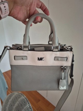 Bolso Michael Kors Gris y Blanco