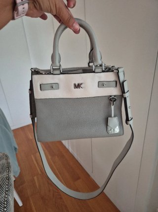 Bolso Michael Kors Gris y Blanco