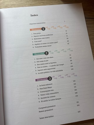 Passos. Curs de català per a no catalanoparlants.