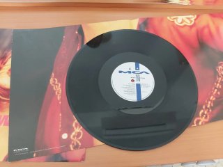 Maxi Kim Wilde - Time (con póster)
