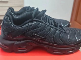 Nike Air Max Plus Triple Black Talla 36