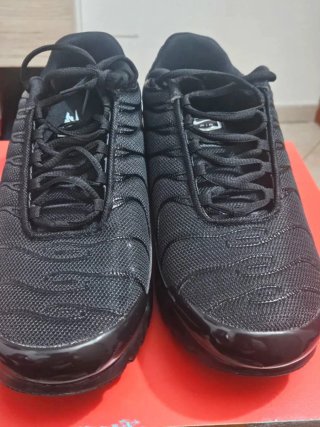 Nike Air Max Plus Triple Black Talla 36
