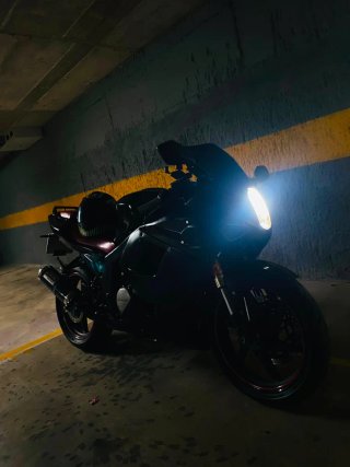 Hyosung GT 125R Negra