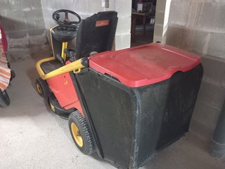 Cortacésped WOLF A80B con asiento