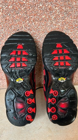 Nike Air TN Rojo y Negro