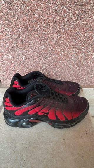 Nike Air TN Rojo y Negro