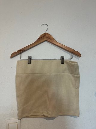 LOTE de DOS conjuntos de falda y top sin estrenar.