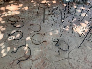 Pies de maceta de metal