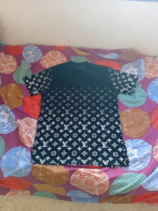 Camiseta Louis Vuitton Estampada