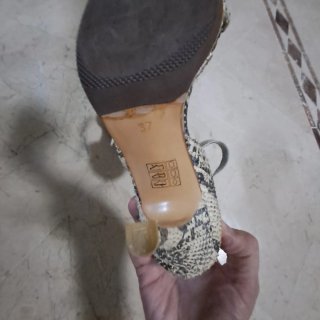 Zapatos de tacón Reyca