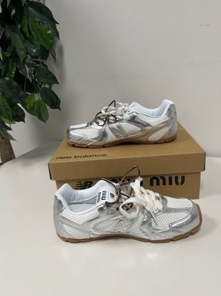 New Balance x Miu Miu Plata Malla Talla