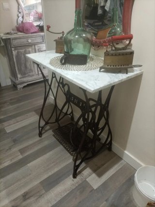 Mesa pie forja máquina coser mármol