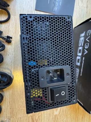 EVGA SuperNOVA 1600 P2 fuente de alimentacion