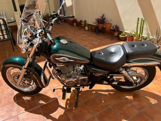 Suzuki GZ 250 Marauder – Muy buen estado