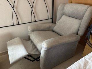 Butaca reclinable gris claro