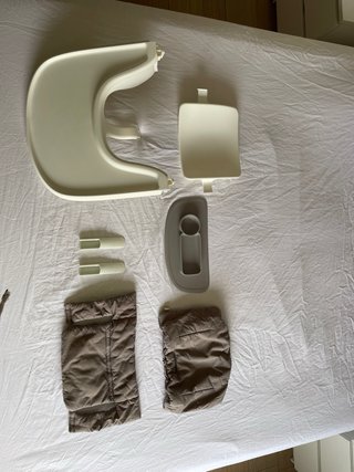 Trona Stokke con todos los accesorios