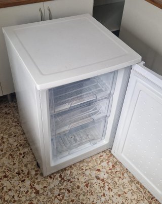 Congelador bajo encimera