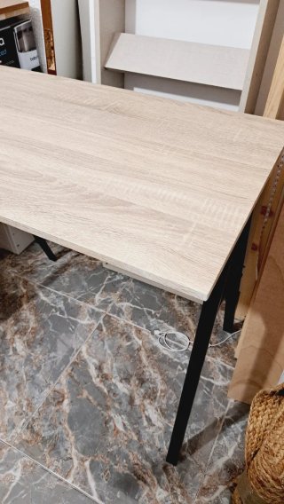 Mesa de escritorio madera y metal