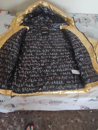 Chaqueta Desigual dorada brillante