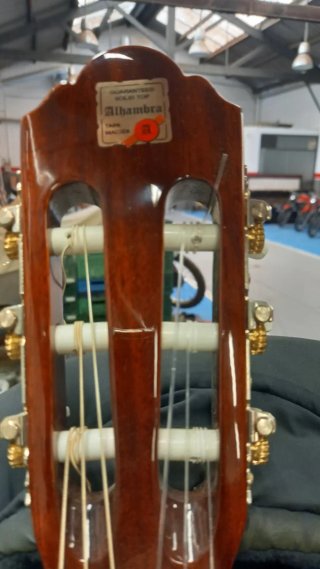 Guitarra Alhambra 1C Clásica