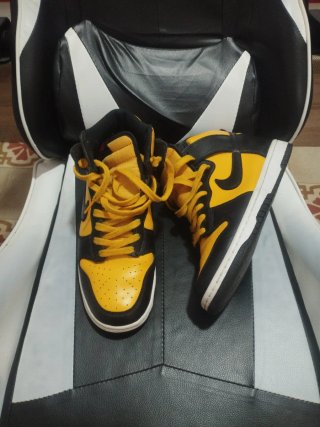 Zapatillas Nike Dunk High Amarillo Negro Talla 42.