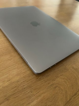 MacBook Pro Touch 256GB 2019 PARA PIEZAS/REPARAR