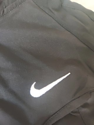Chándal Nike impermeable negro talla 16 niño