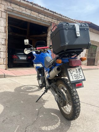 Suzuki DR650RS Azul y Blanca