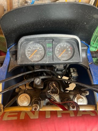 Suzuki DR650RS Azul y Blanca