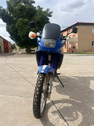 Suzuki DR650RS Azul y Blanca